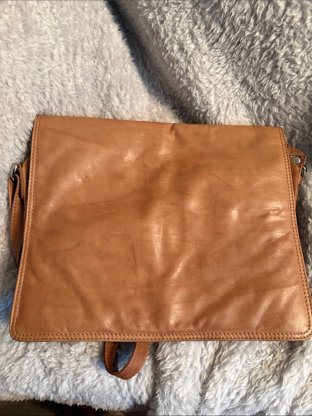 Women's Crossbody Flap Bag in Tan Leather - Classic Everyday Style